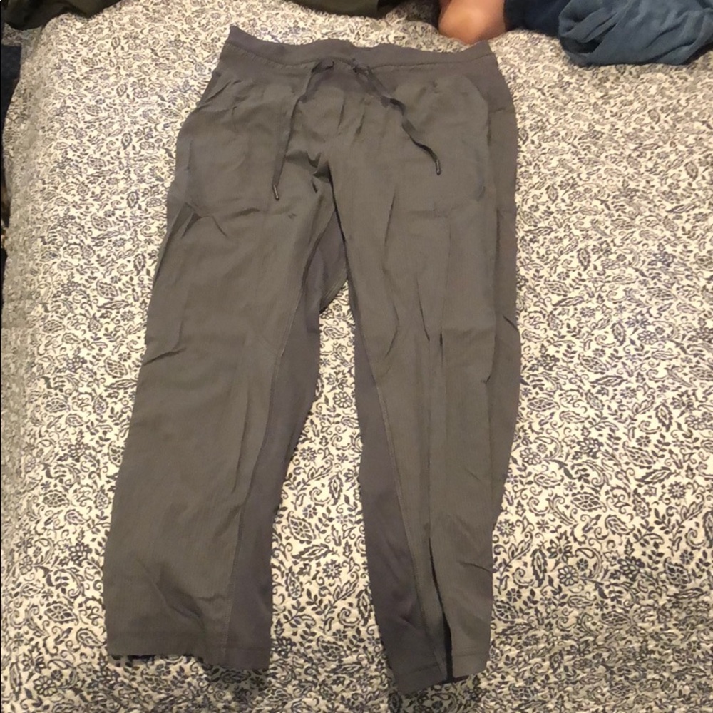 lululemon dance studio crop